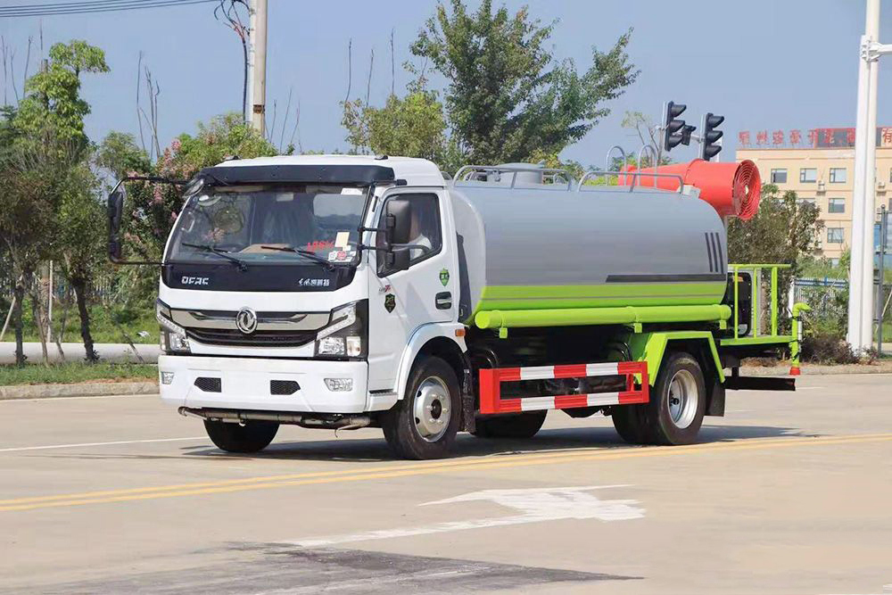 國六8方東風(fēng)D7 霧炮車30米